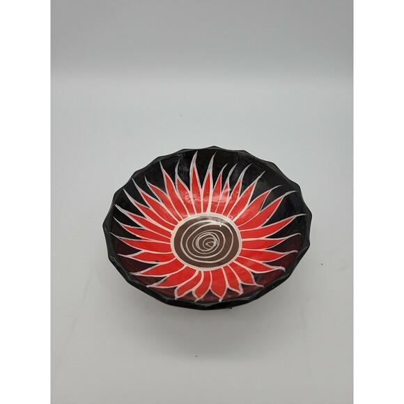 Talavera Pottery Tri Footed Wall Bowl Sunflower Mexican Pottery Scalloped Edge - Picture 4 of 12